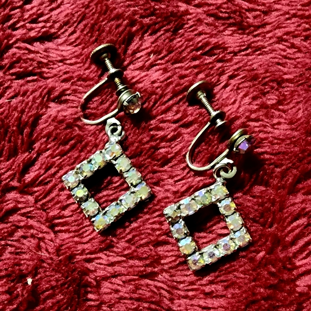 Vintage rhinestone clip on earrings